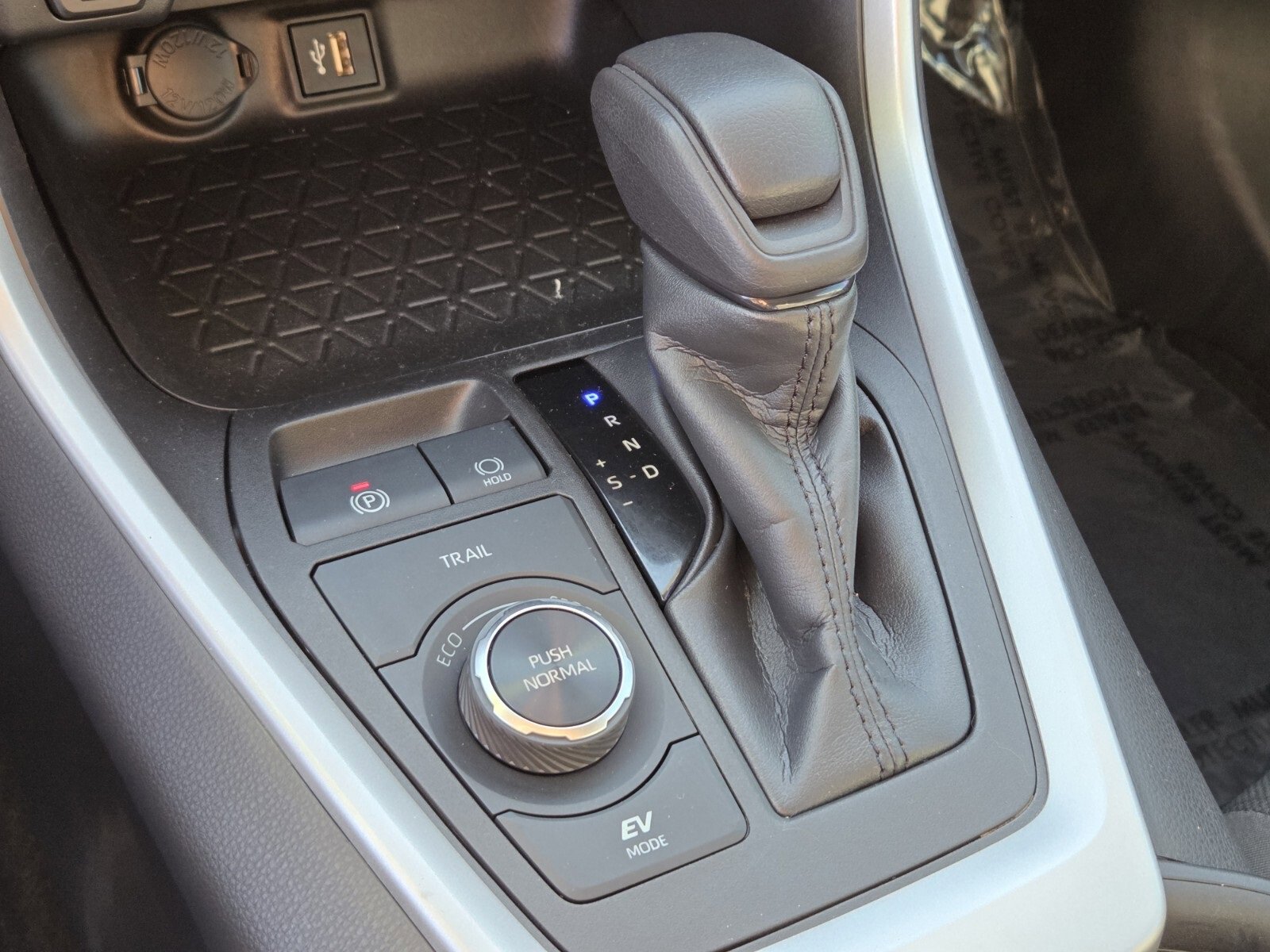 Used 2023 Toyota RAV4 AWD Hybrid image 23