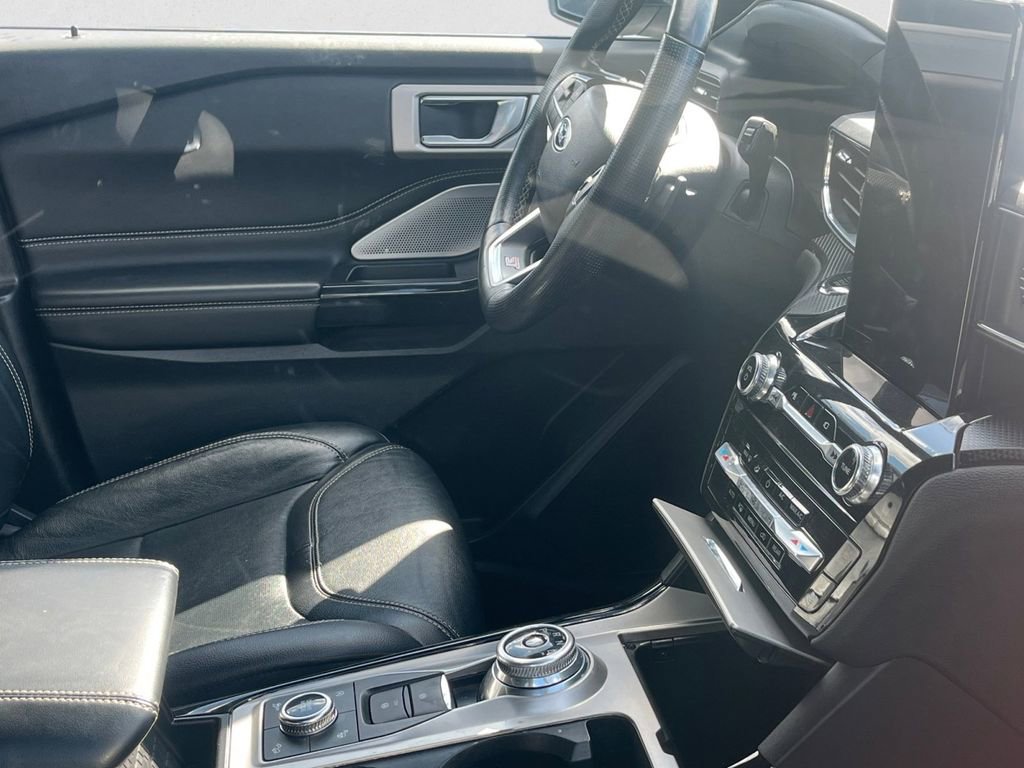 Certified 2021 Ford Explorer ST w/ ST Street Pack image 6