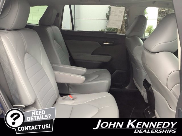 Used 2022 Toyota Highlander XLE AWD/4WD image 27