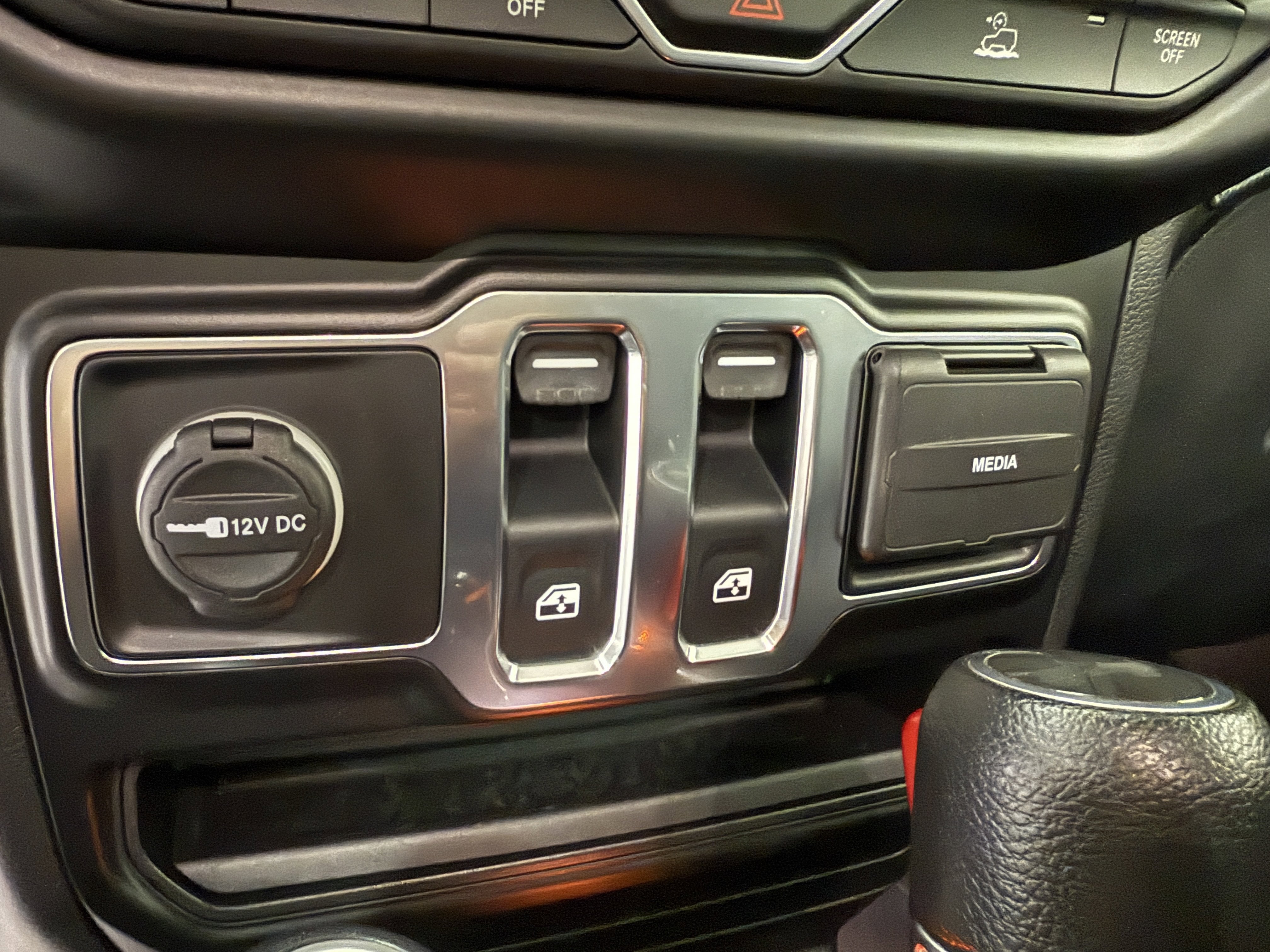 Used 2022 Jeep Wrangler Sport S image 16