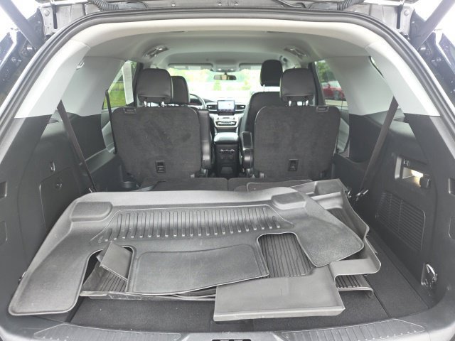 Certified 2024 Ford Explorer XLT w/ Equipment Group 202A AWD/4WD image 10