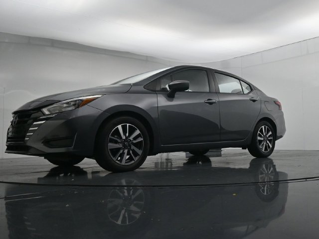 Used 2025 Nissan Versa SV FWD image 36
