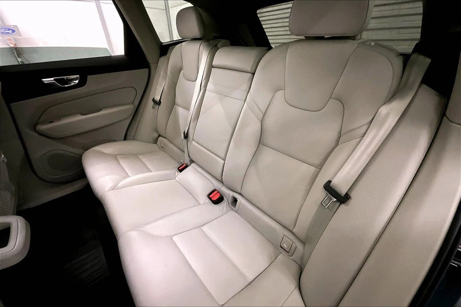 Used 2021 Volvo XC60 T5 Momentum w/ Premium Package image 25