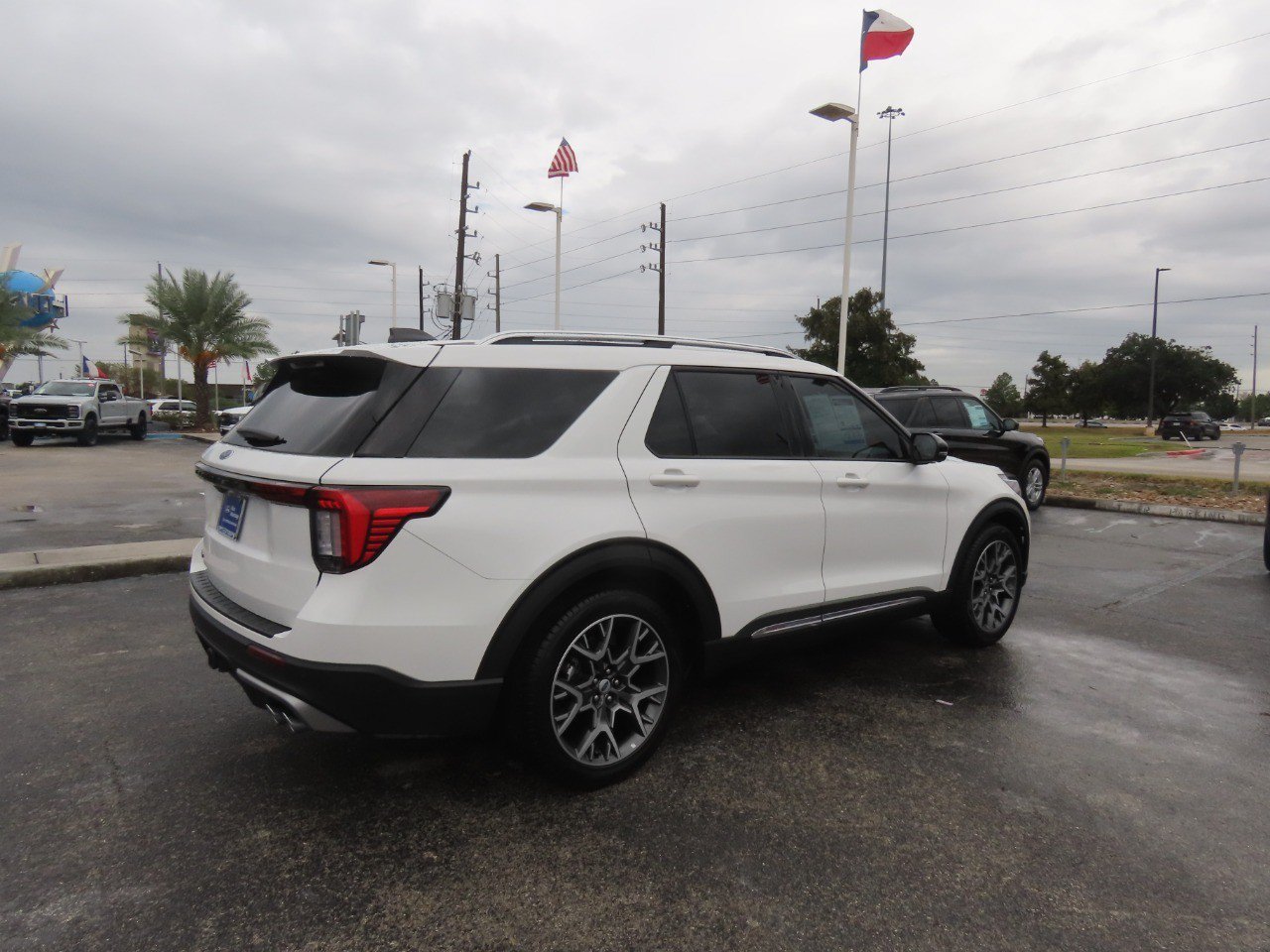 Certified 2025 Ford Explorer Platinum w/ Ultimate Package RWD image 9