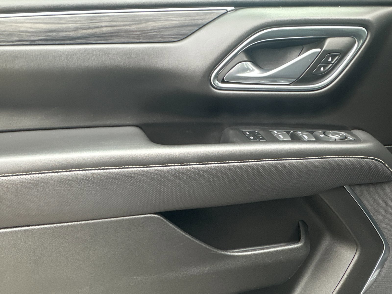 Used 2023 GMC Yukon SLT image 11