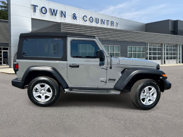 Used 2022 Jeep Wrangler Sport AWD/4WD image 2