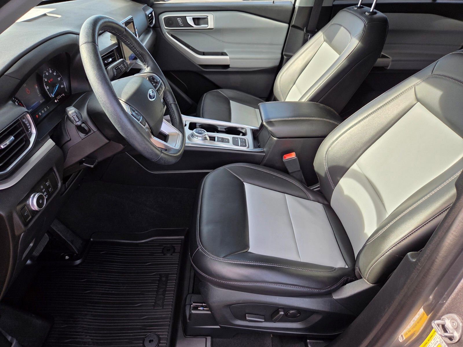 Certified 2023 Ford Explorer XLT w/ Equipment Group 202A image 10