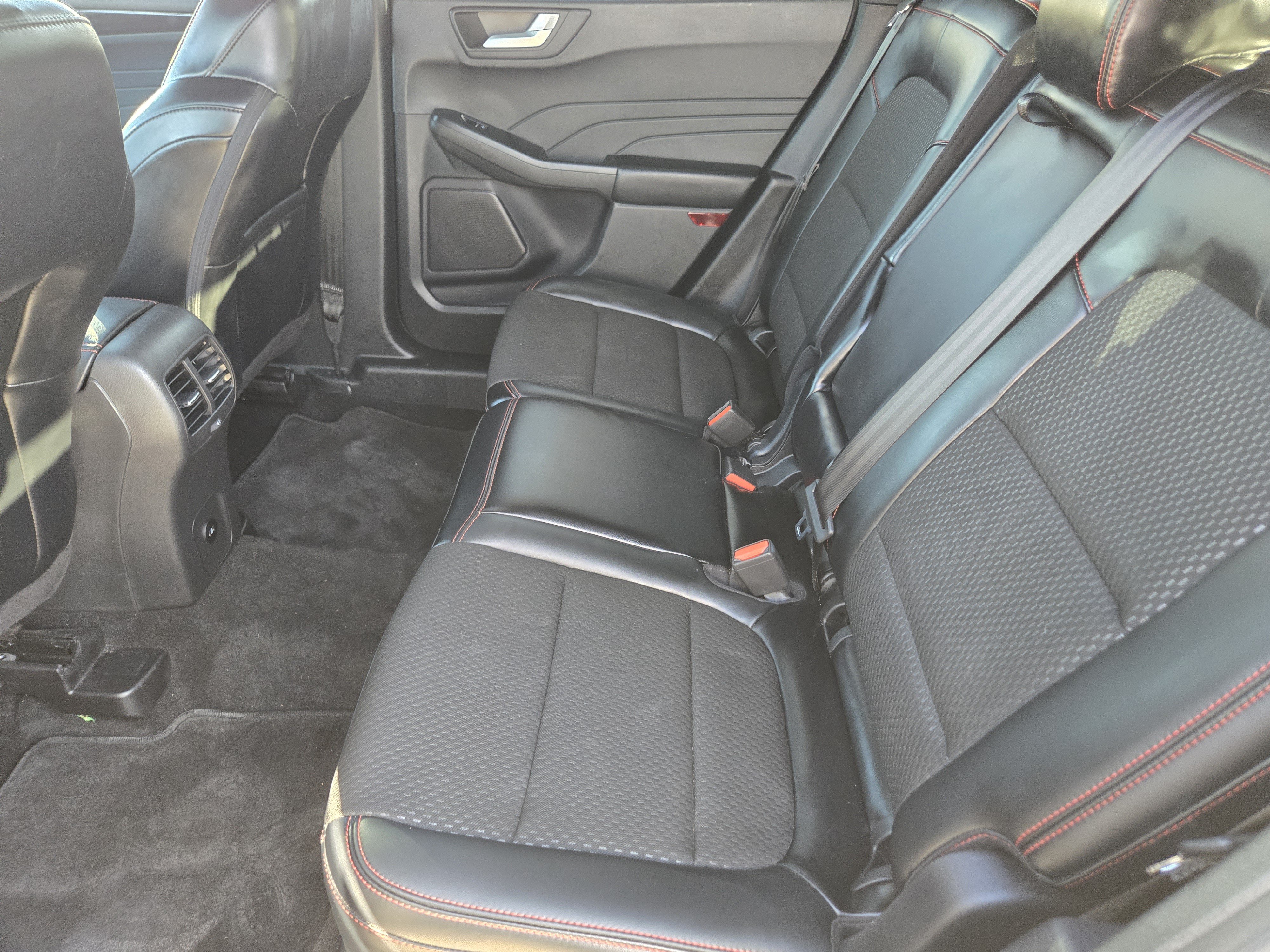 Certified 2024 Ford Escape ST-Line w/ Tech Pack #1 FWD image 28