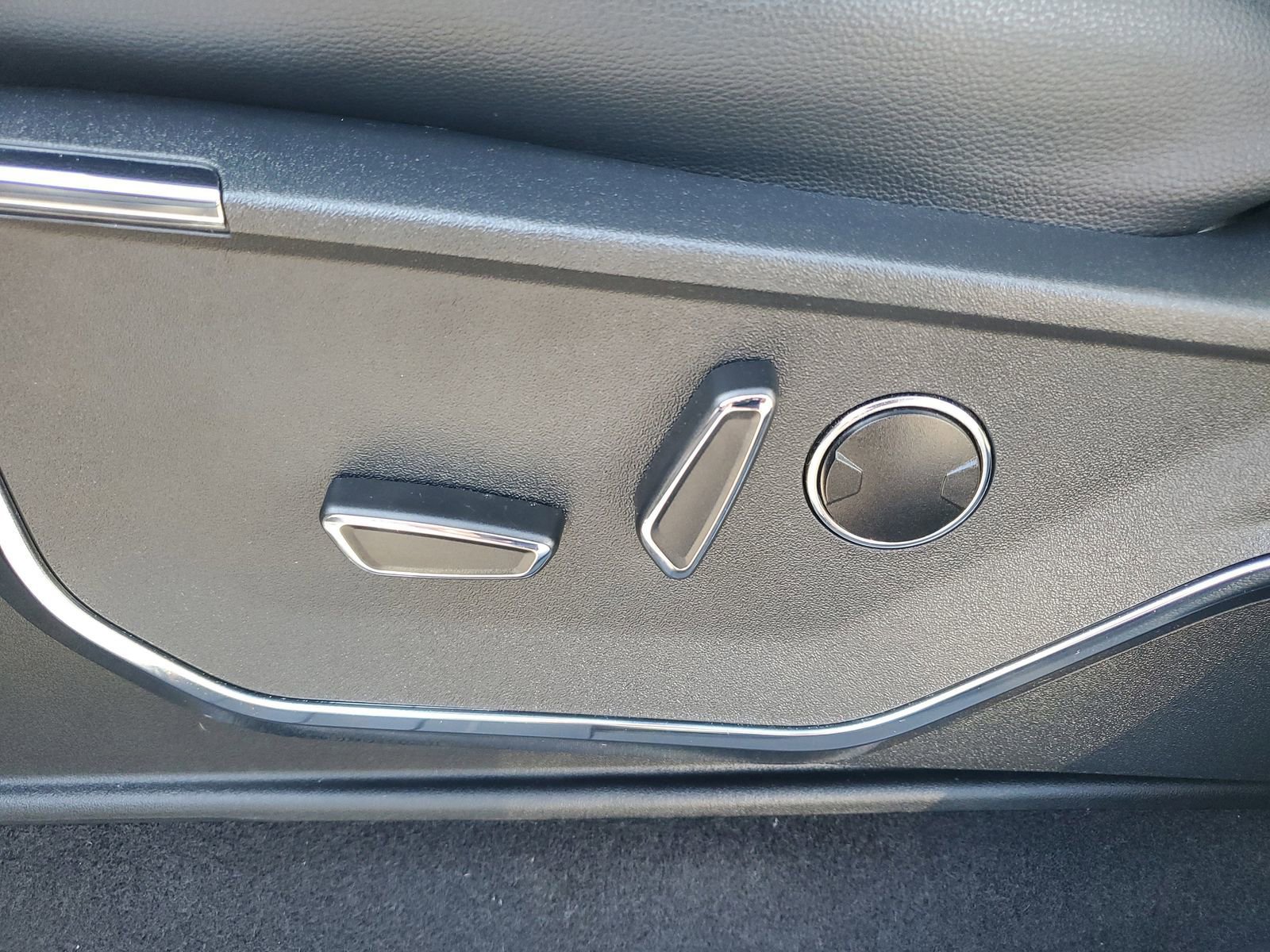 Certified 2024 Ford F150 Lariat w/ Equipment Group 502A High AWD/4WD image 18