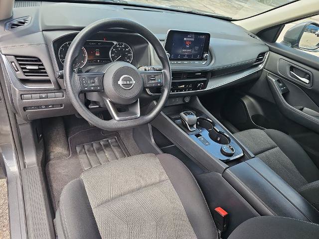 Used 2024 Nissan Rogue SV AWD/4WD image 16