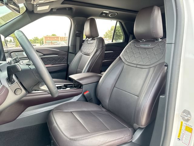 Certified 2025 Ford Explorer Platinum w/ Ultimate Package AWD/4WD image 11