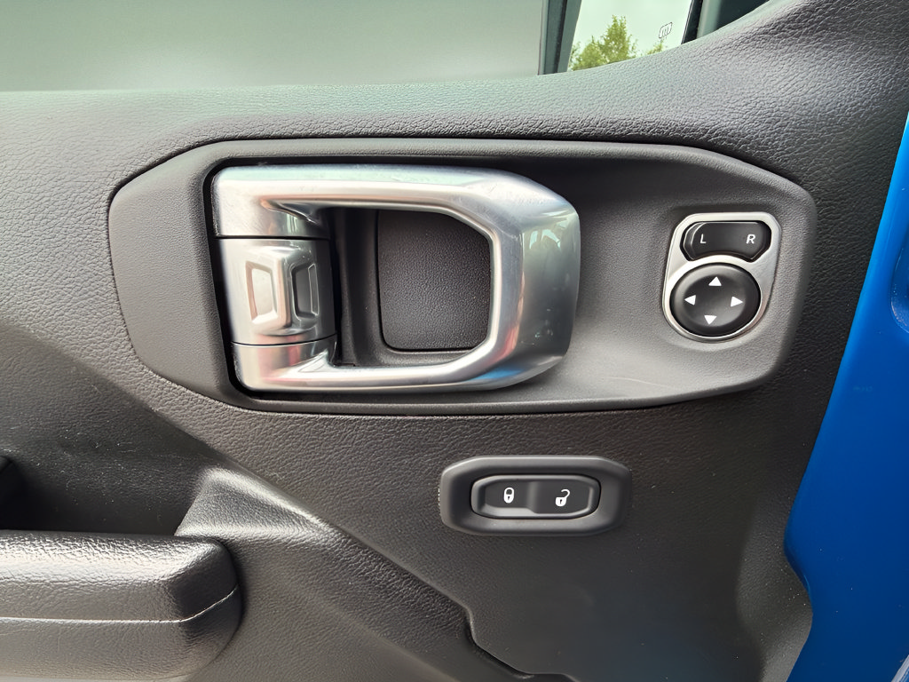 Used 2024 Jeep Wrangler Unlimited Sport AWD/4WD image 20