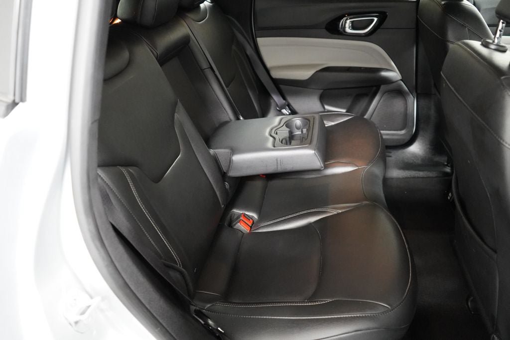 Used 2025 Jeep Compass Limited AWD/4WD image 21