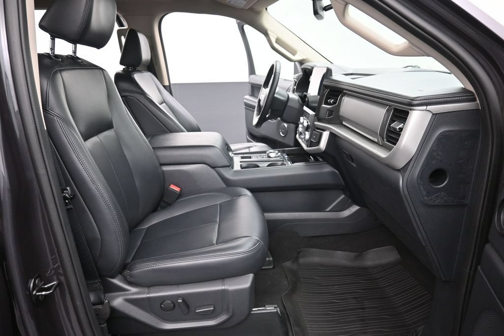 Certified 2024 Ford Expedition Max XLT RWD image 27