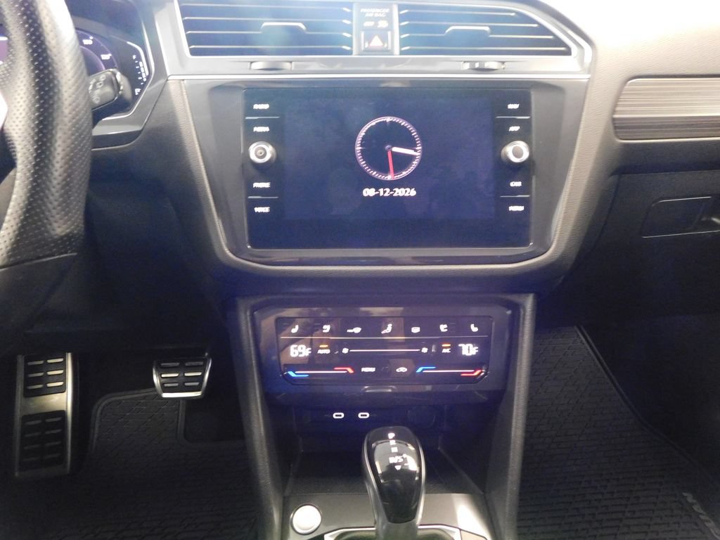Used 2022 Volkswagen Tiguan SEL R-Line AWD/4WD image 25