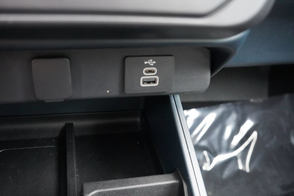 Certified 2025 Ford Maverick Lobo AWD/4WD image 29