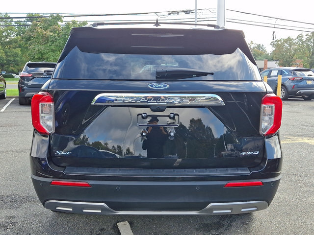 Certified 2023 Ford Explorer XLT w/ Equipment Group 202A AWD/4WD image 9
