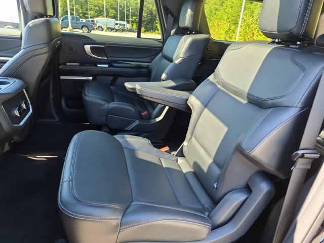 Certified 2025 Ford Expedition Max Platinum w/ Stealth Performance Package AWD/4WD image 31