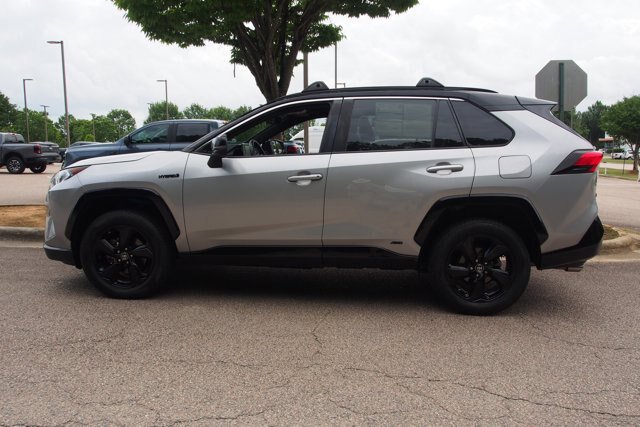 Used 2019 Toyota RAV4 XSE w/ XSE Weather Package AWD/4WD image 4