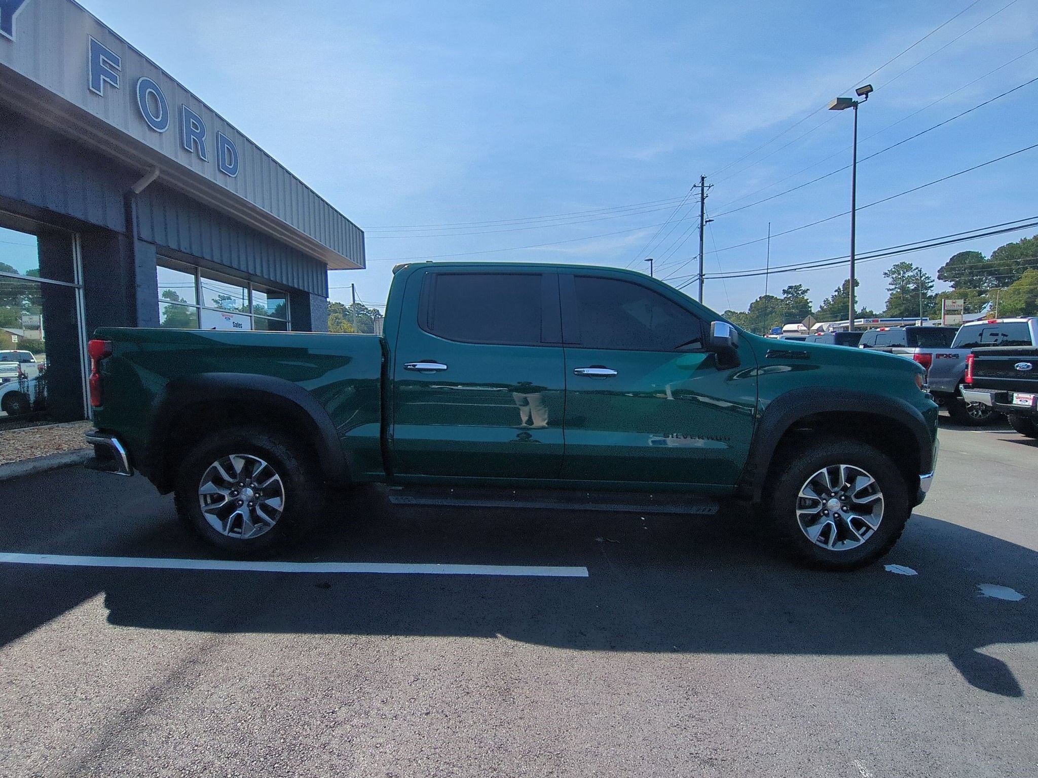 Used 2021 Chevrolet Silverado 1500 LT w/ All Star Edition Plus AWD/4WD image 4