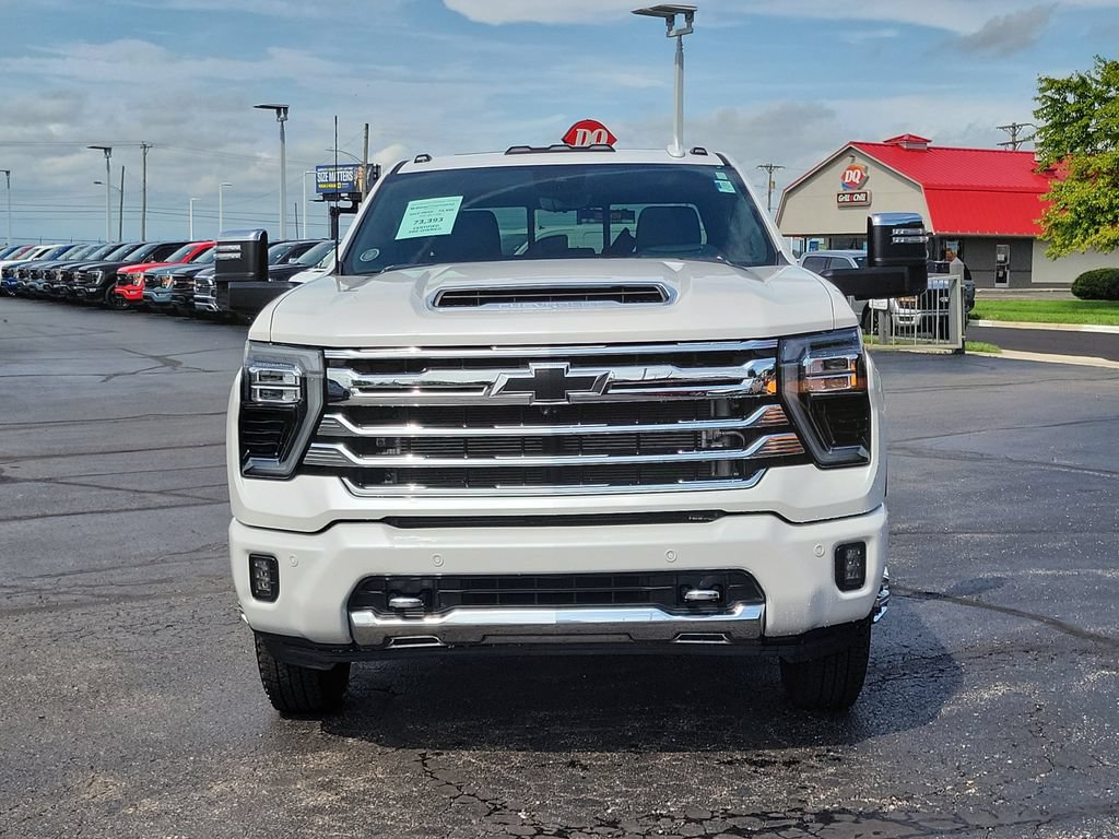 Used 2024 Chevrolet Silverado 3500 High Country w/ High Country Premium Package AWD/4WD image 2