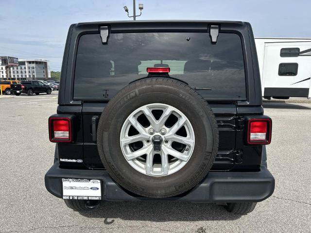 Used 2023 Jeep Wrangler Sport AWD/4WD image 4
