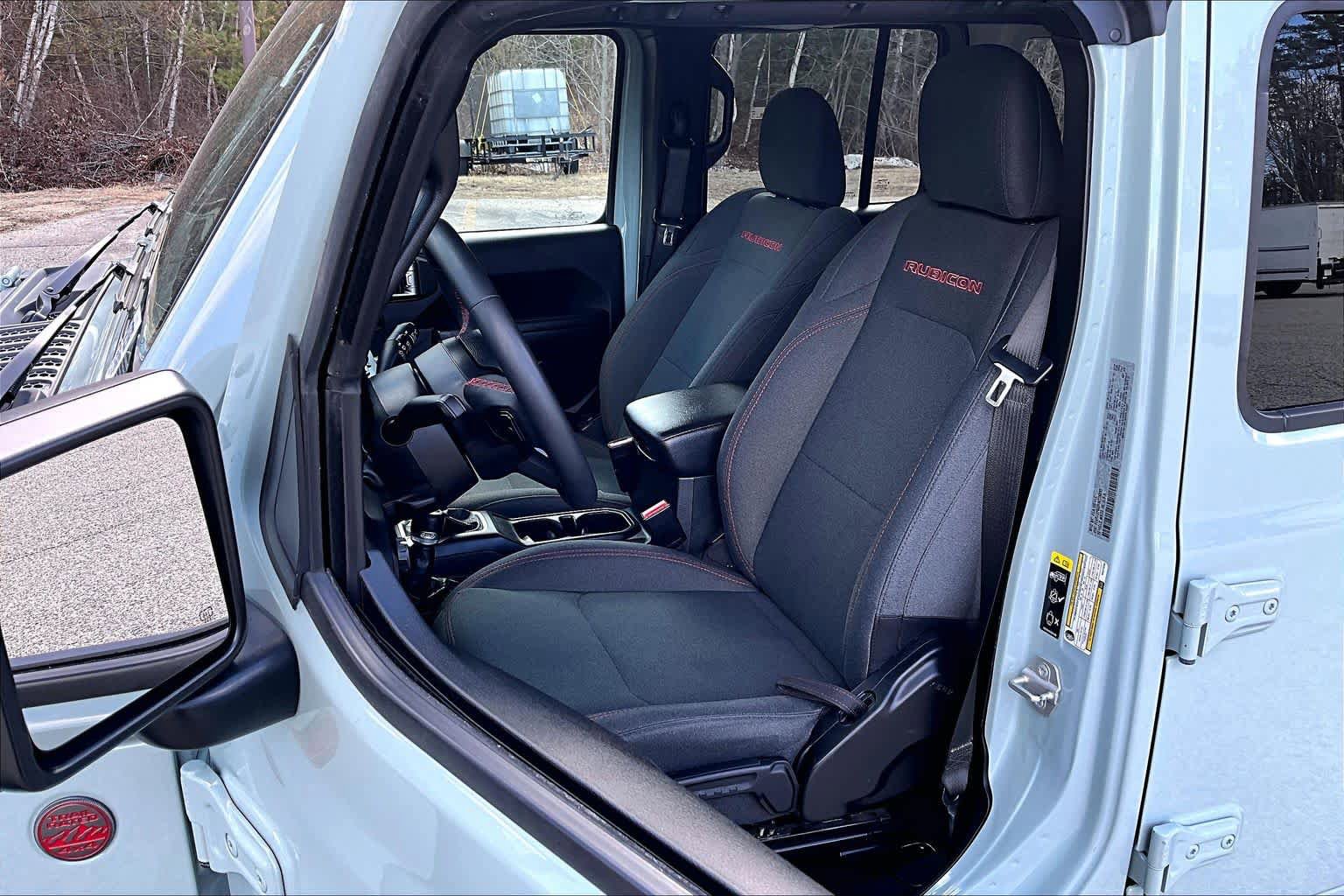 Used 2024 Jeep Wrangler Unlimited Rubicon AWD/4WD image 9