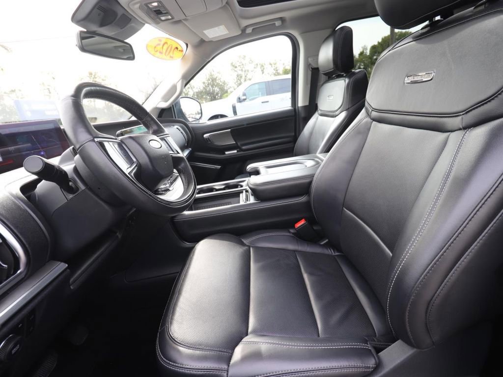 Certified 2025 Ford Expedition Max Platinum image 8