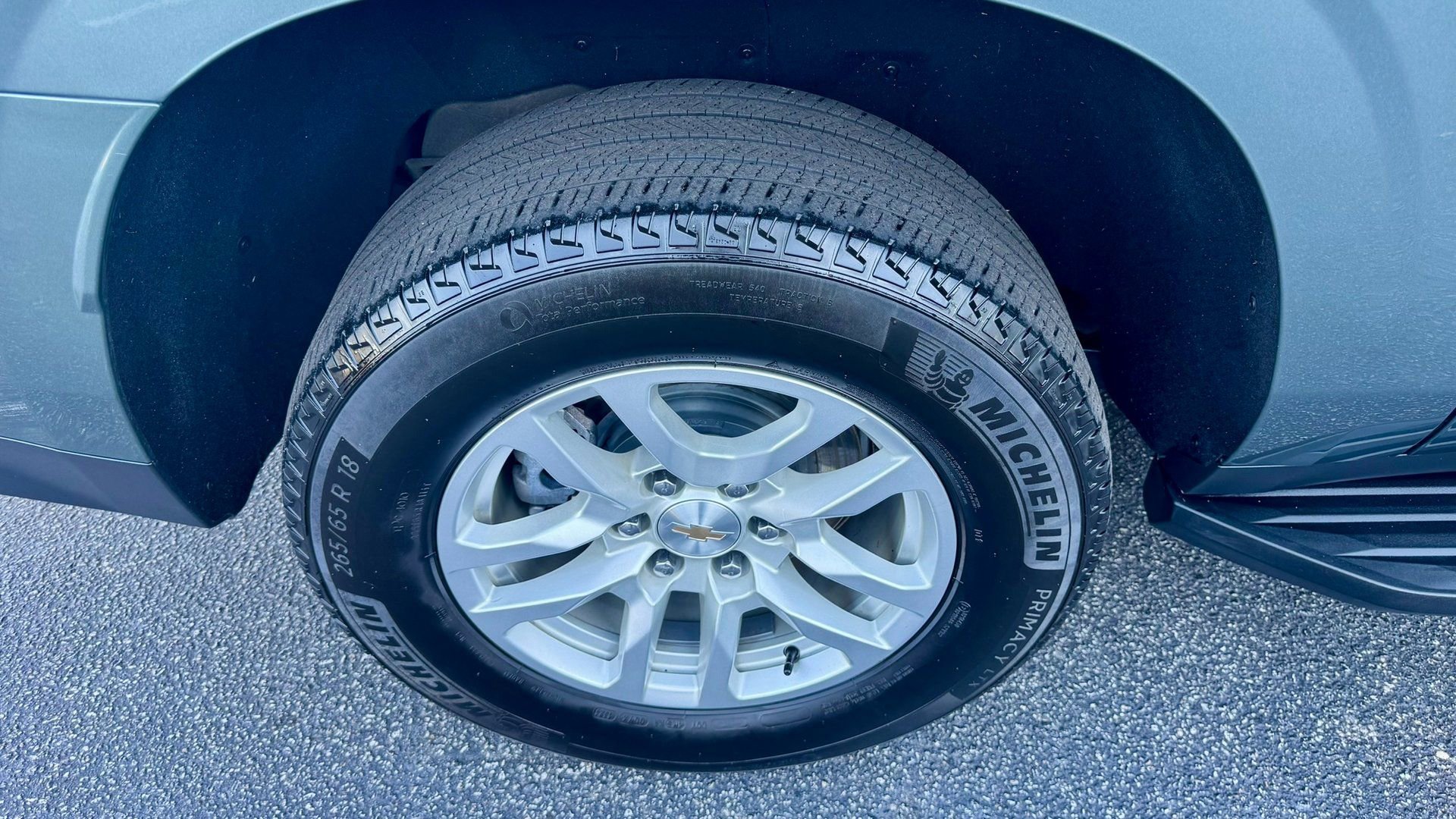 Used 2024 Chevrolet Suburban LT image 5