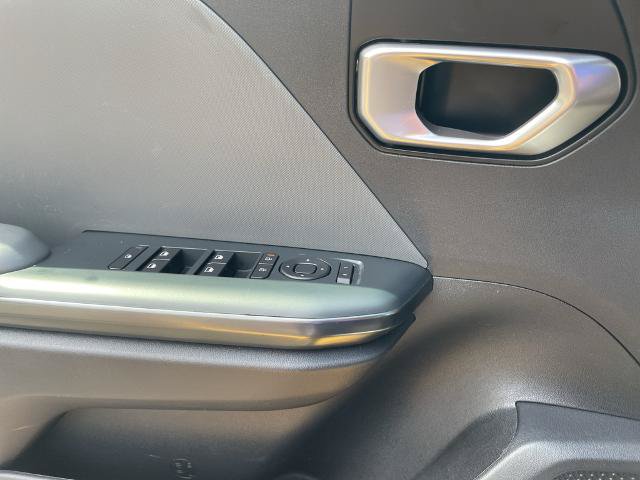 Used 2025 Kia K4 FWD image 36