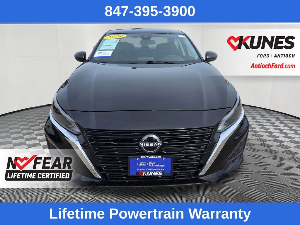 Used 2024 Nissan Altima 2.5 SV AWD/4WD image 2