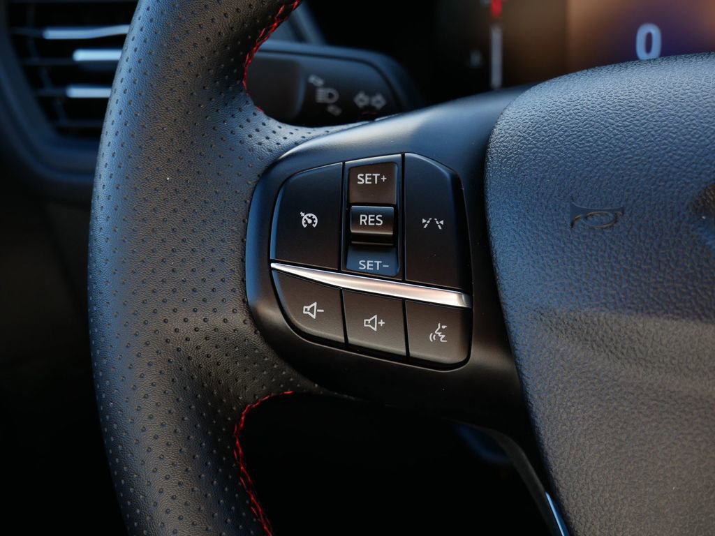 Certified 2025 Ford Escape ST-Line image 18