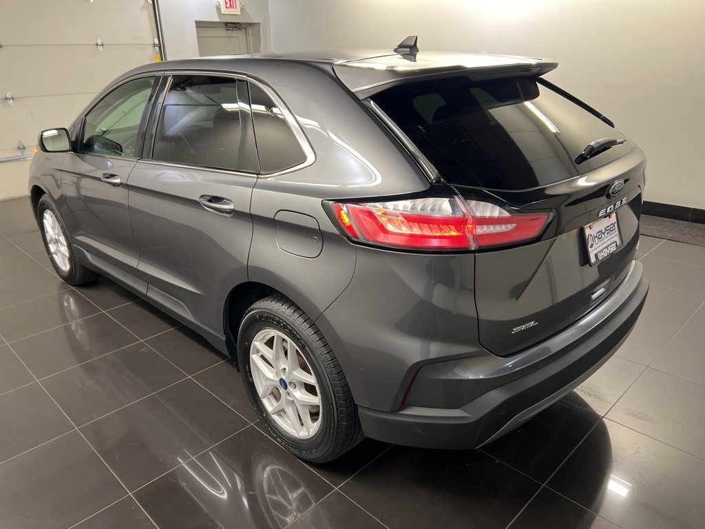 Certified 2022 Ford Edge SEL w/ Convenience Package image 2