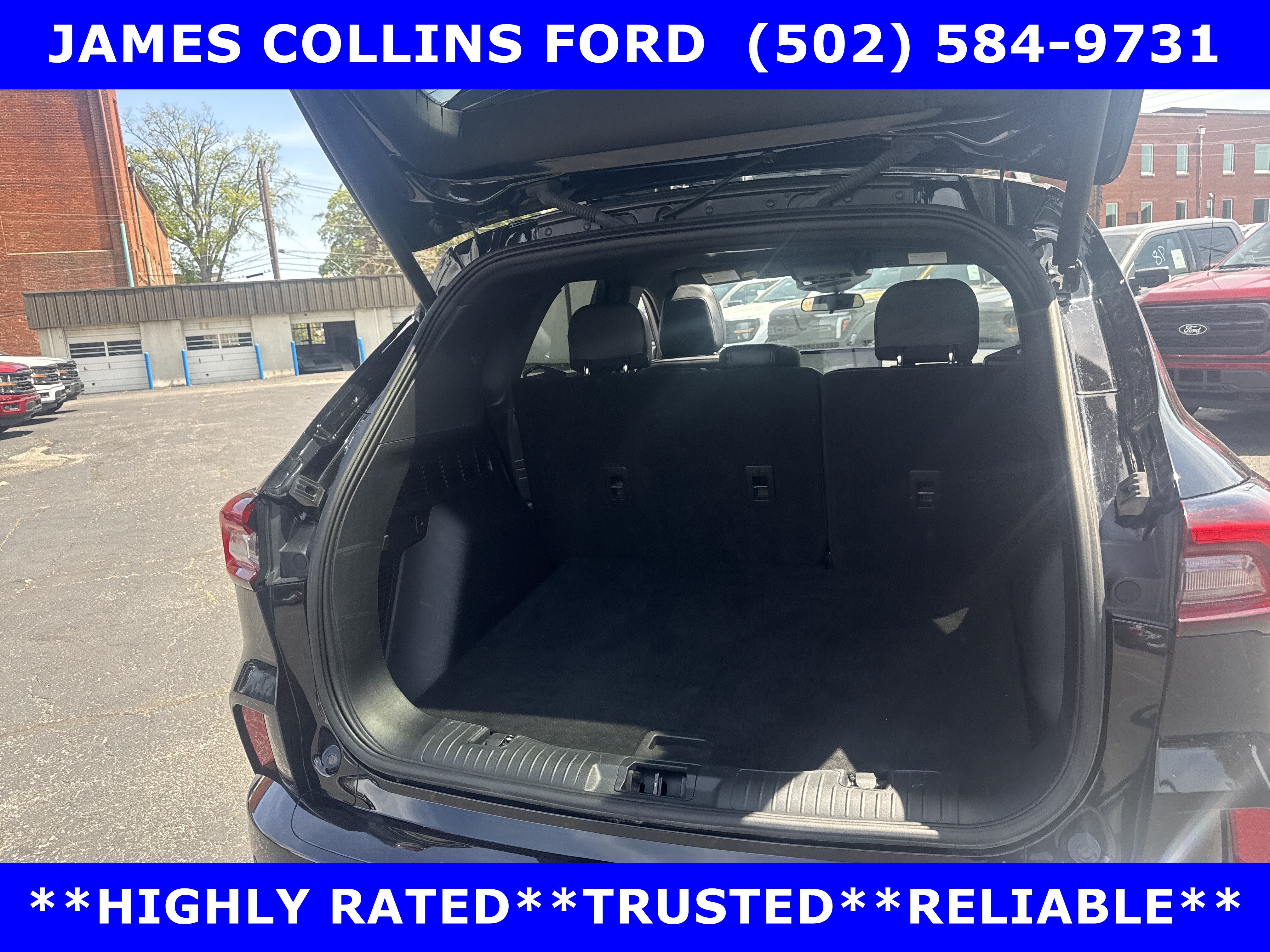 Certified 2023 Ford Escape ST-Line w/ Equipment Group 301A FWD image 9