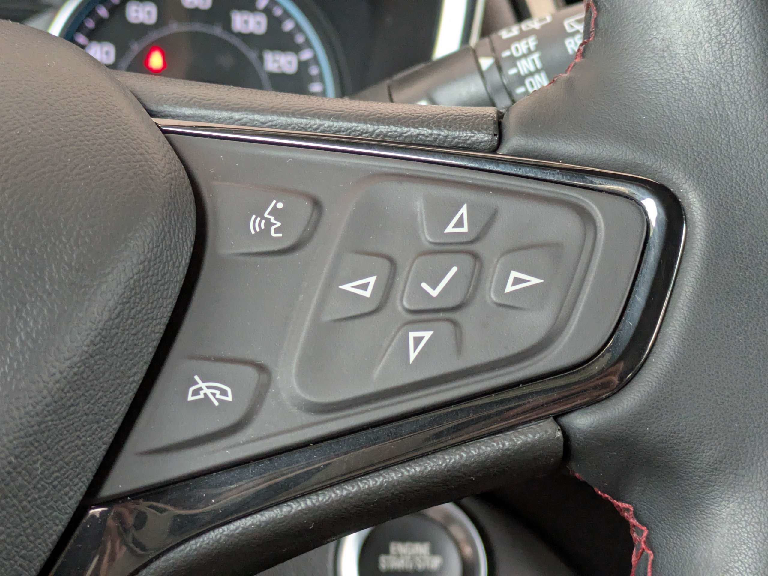 Used 2024 Chevrolet Equinox RS FWD image 27