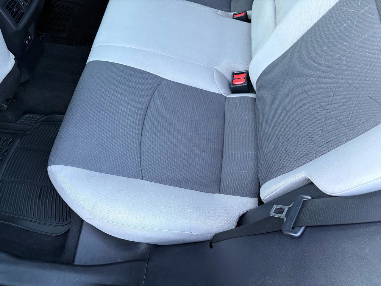 Used 2021 Toyota RAV4 XLE FWD image 36