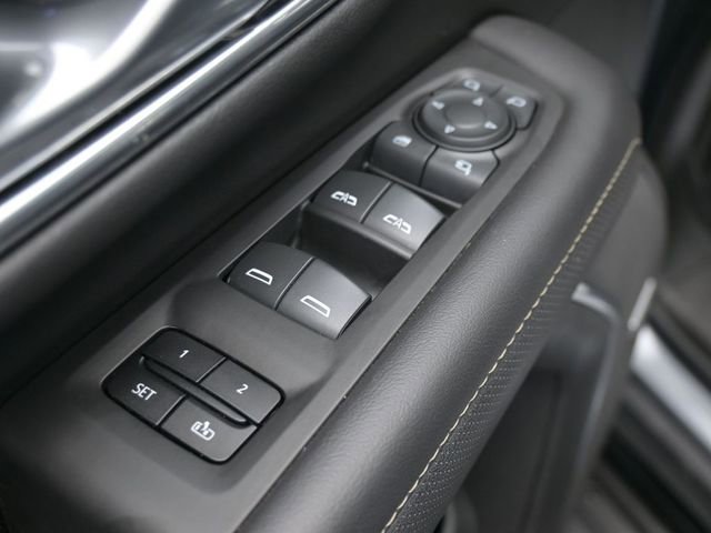 Used 2022 GMC Yukon SLT w/ SLT Luxury Package image 13