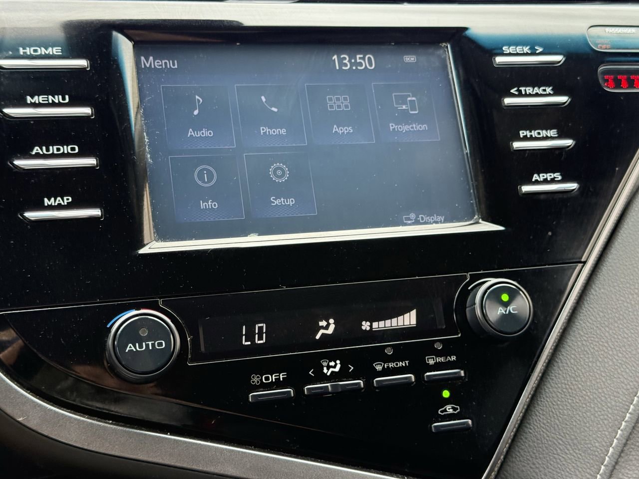 Used 2019 Toyota Camry SE image 19