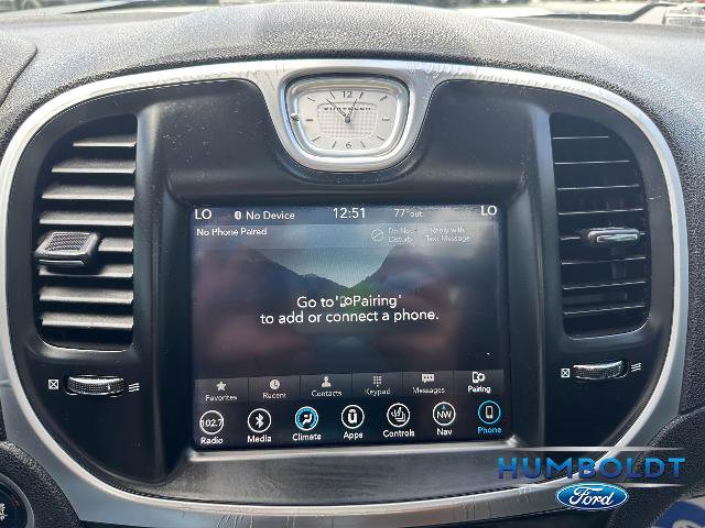 Used 2019 Chrysler 300 Limited AWD/4WD image 22