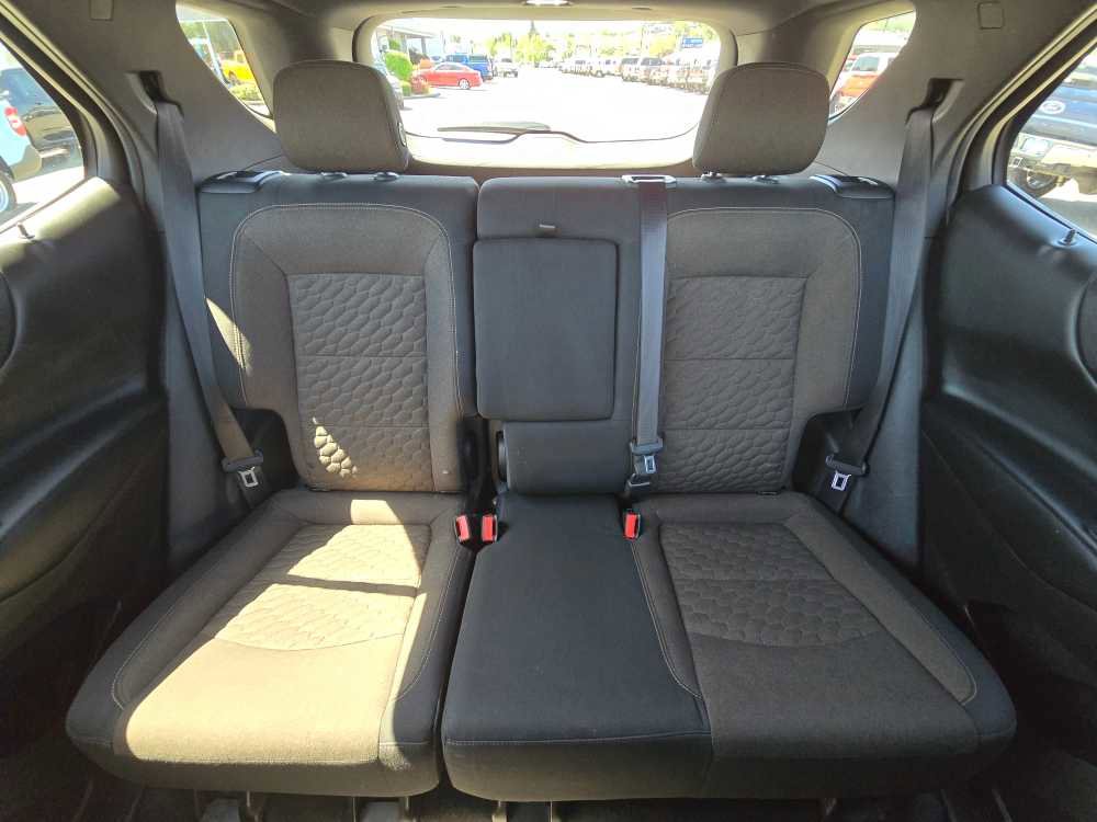Used 2018 Chevrolet Equinox LT FWD image 17