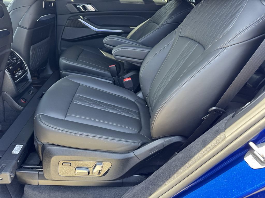 Used 2024 BMW X7 M60i w/ M Sport Professional Package AWD/4WD image 16