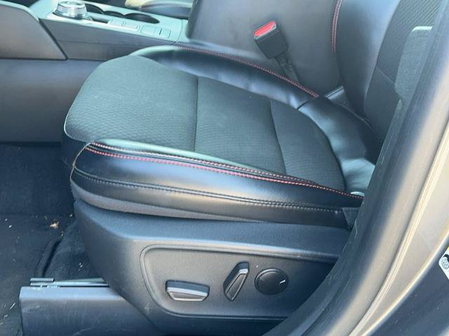 Certified 2024 Ford Escape ST-Line AWD/4WD image 17