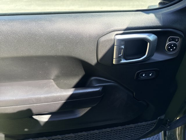 Used 2020 Jeep Wrangler Sport AWD/4WD image 15