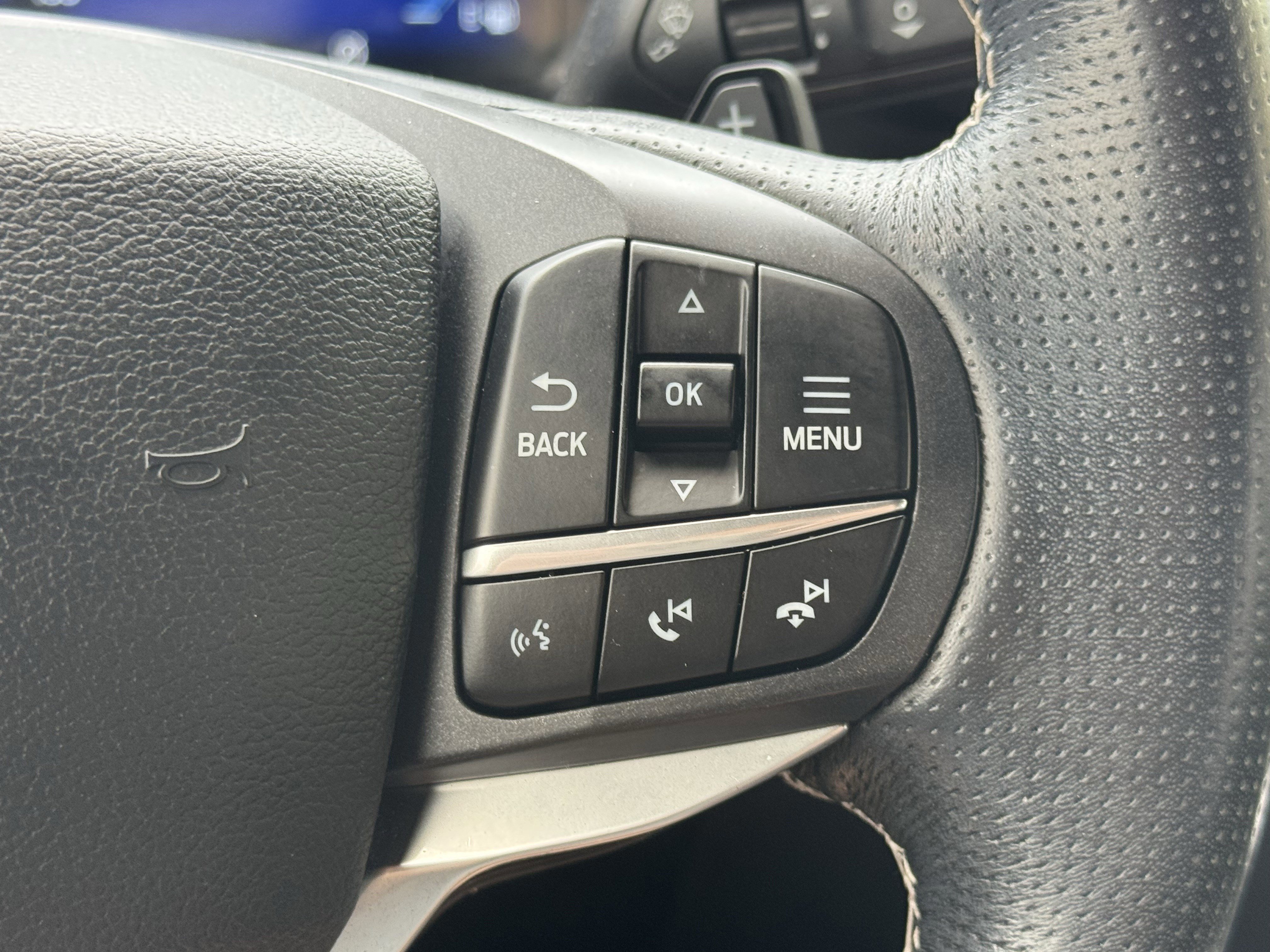 Certified 2020 Ford Explorer ST w/ Premium Technology Package image 18