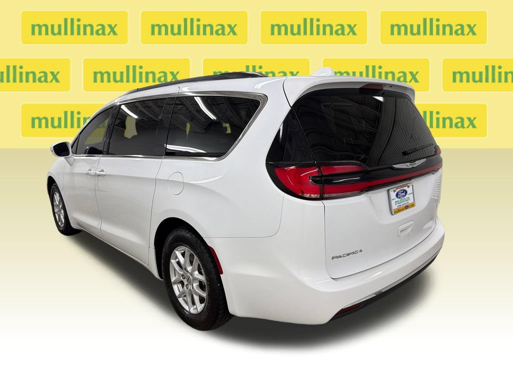 Used 2022 Chrysler Pacifica Touring-L FWD image 10