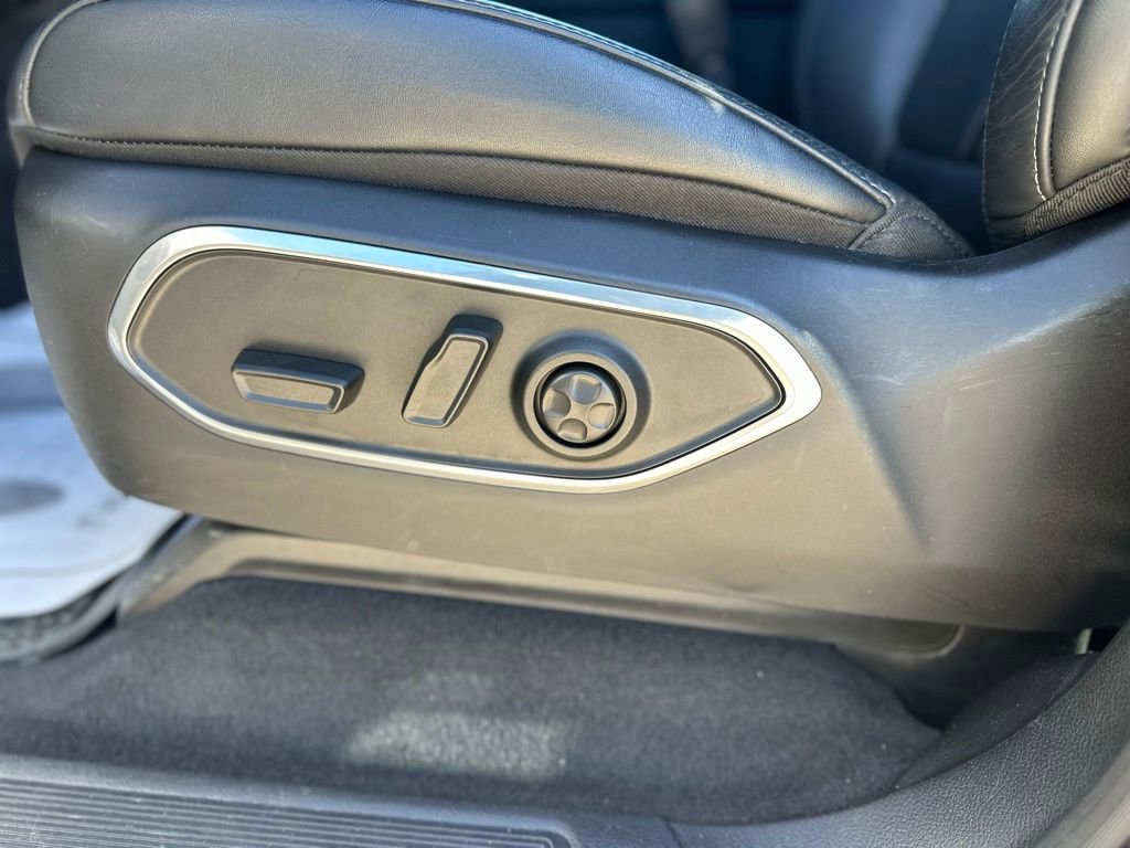 Used 2024 Jeep Wagoneer Series II w/ Flexible Seating Group image 13