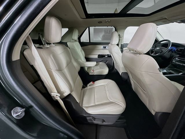 Certified 2023 Ford Explorer Platinum image 36