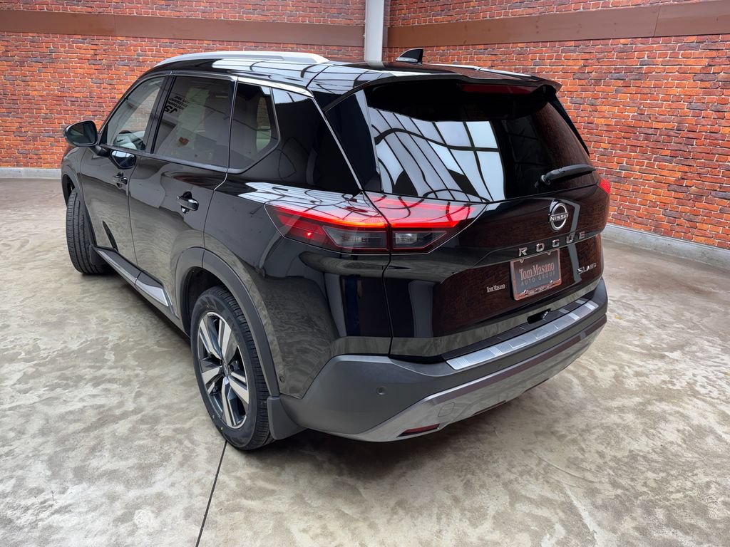 Used 2023 Nissan Rogue SL w/ SL Premium Package AWD/4WD image 2