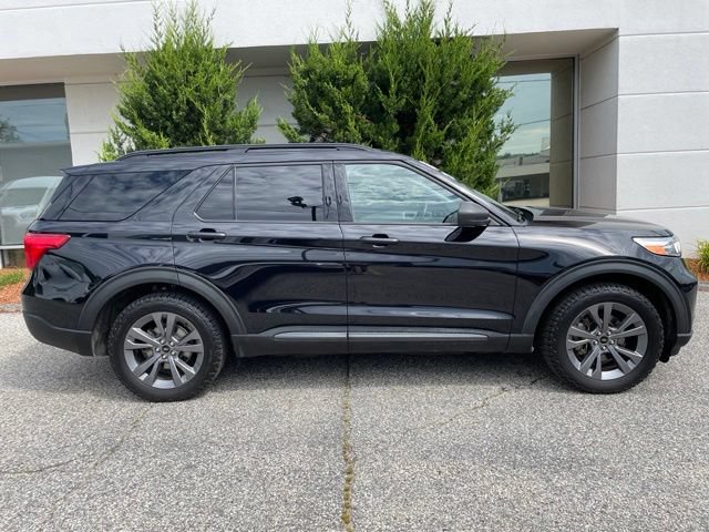 Certified 2021 Ford Explorer XLT w/ Equipment Group 202A AWD/4WD image 5