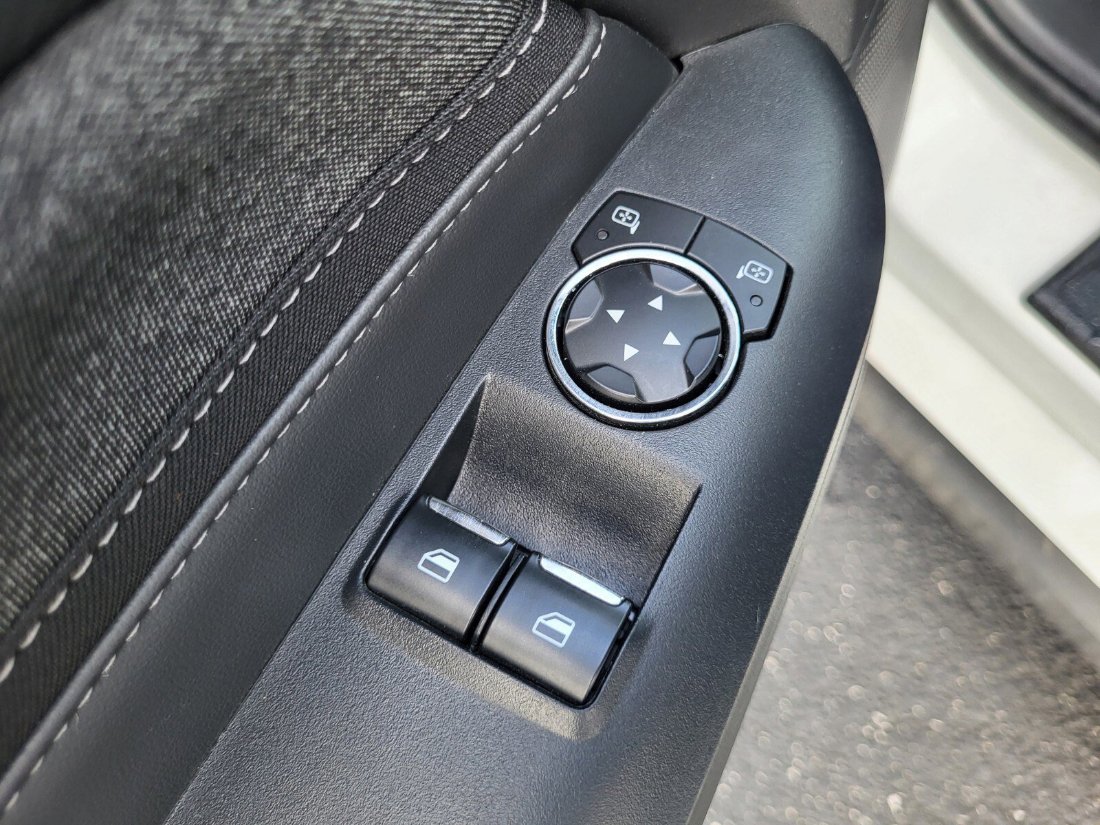 Certified 2025 Ford Mustang Coupe RWD image 17